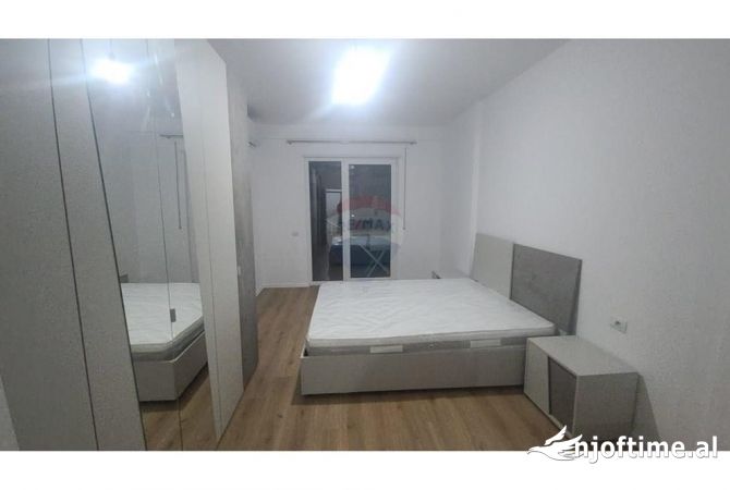Shtepi me qera Apartament ne Tirane, 1+1, Mobilimi E mobiluar, Pagesa 500  Euro.