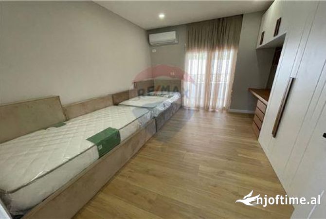 Shtepi me qera 2+1 ne Tirane - 1,000 Euro