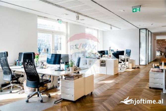 Ambient biznesi me qera 3+1 ne Tirane - 8,600 Euro