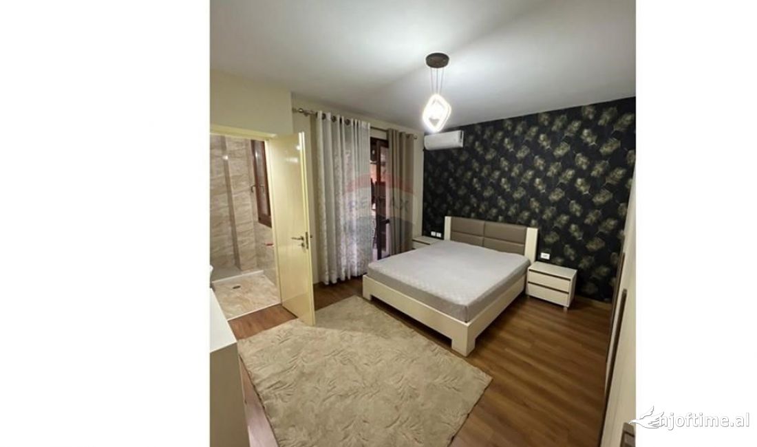 Shtepi me qera Apartament ne Tirane, 2+1, Mobilimi E mobiluar, Pagesa 700  Euro.