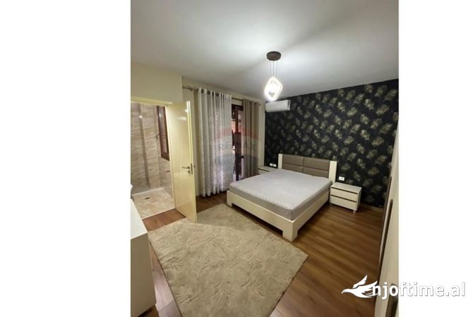 Shtepi me qera 2+1 ne Tirane - 700 Euro