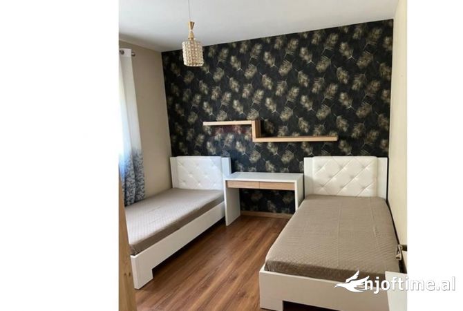 Shtepi me qera Apartament ne Tirane, 2+1, Mobilimi E mobiluar, Pagesa 700  Euro.