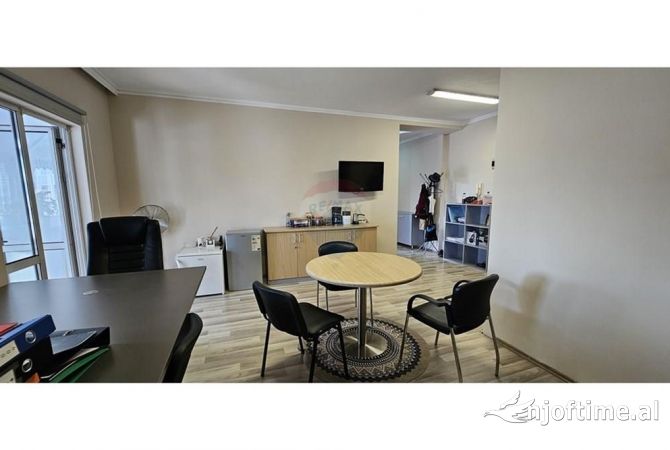 Shtepi me qera 2+1 ne Tirane - 1,500 Euro
