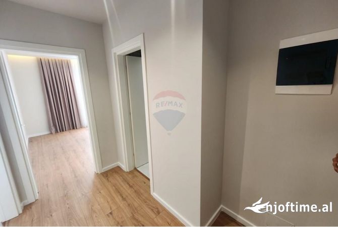 Shtepi ne shitje Apartament ne Tirane, 1+1, Mobilimi Pjeserisht e mobiluar, Pagesa 211,000  Euro.