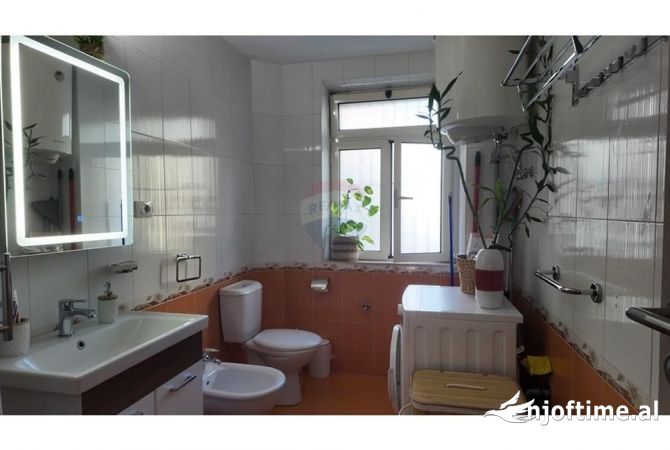 Shtepi me qera Apartament ne Tirane, 2+1, Mobilimi E mobiluar, Pagesa 750  Euro.