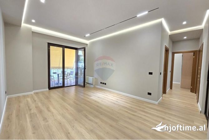 Ambient biznesi me qera 3+1 ne Tirane - 2,100 Euro