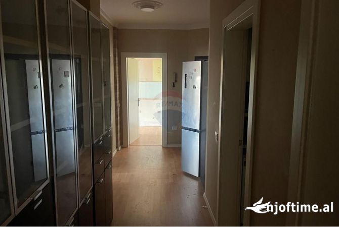 Ambient biznesi me qera 3+1 ne Tirane - 1,500 Euro