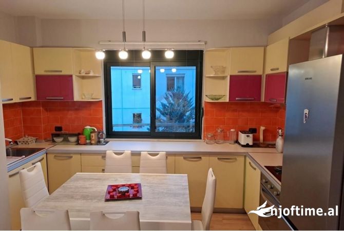 Shtepi me qera 2+1 ne Tirane - 65,000 Leke