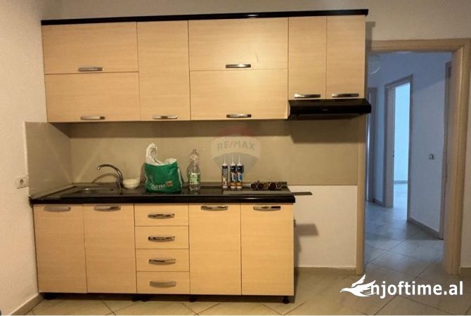 Shtepi me qera 2+1 ne Tirane - 450 Euro