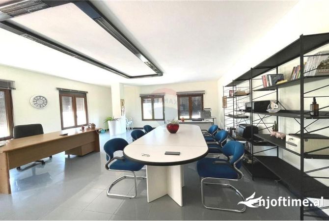 Ambient biznesi me qera 3+1 ne Tirane - 800 Euro