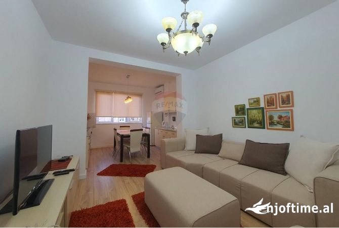 Shtepi me qera 2+1 ne Tirane - 700 Euro