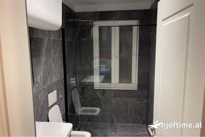Shtepi me qera Apartament ne Tirane, 1+1, Mobilimi E mobiluar, Pagesa 850  Euro.