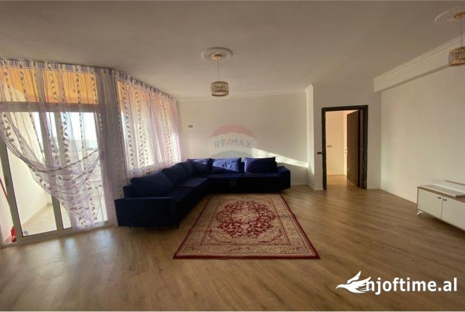 Shtepi ne shitje Apartament ne Tirane, 2+1, Mobilimi Pjeserisht e mobiluar, Pagesa 125,000  Euro.