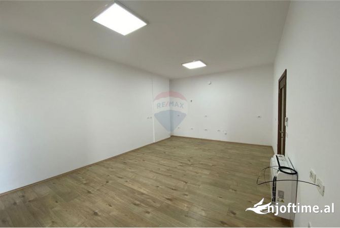 Ambient biznesi me qera 3+1 ne Tirane - 700 Euro