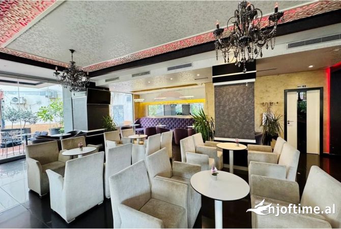 Ambient biznesi me qera 2+1 ne Tirane - 1,700 Euro