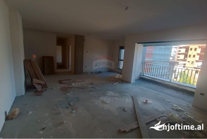 Shtepi ne shitje Apartament ne Tirane, 2+1, Mobilimi Bosh, pa mobiluar, Pagesa 219,600  Euro.