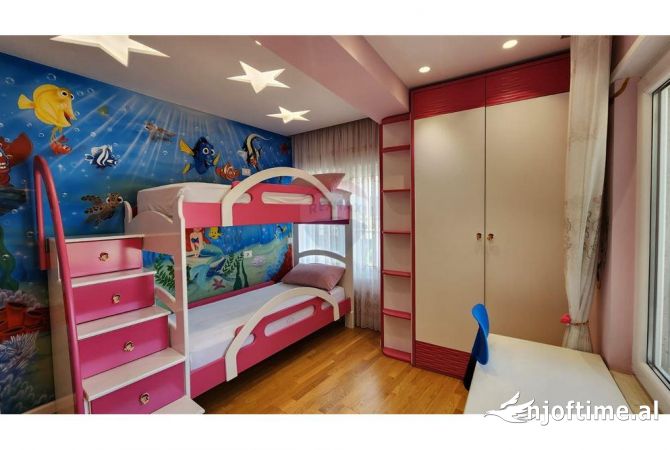 Shtepi me qera Duplex(shtepi me 2 kate) ne Tirane, 3+1, Mobilimi E mobiluar, Pagesa 1,500  Euro.