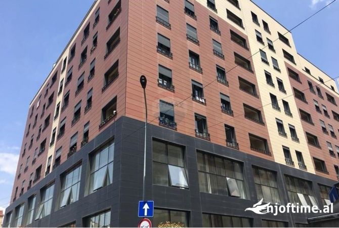 Ambient biznesi me qera 3+1 ne Tirane - 1,000 Euro