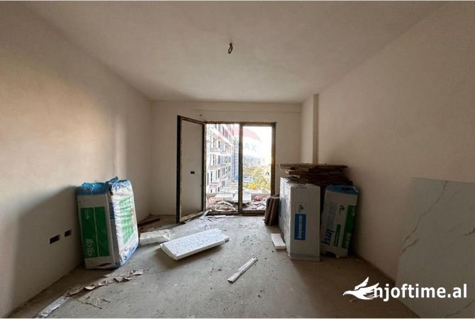Shtepi ne shitje Apartament ne Tirane, 1+1, Mobilimi Pjeserisht e mobiluar, Pagesa 119,000  Euro.