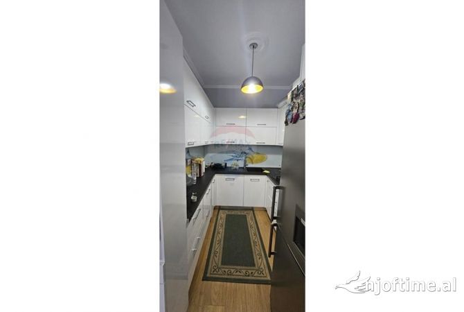 Shtepi me qera 2+1 ne Tirane - 700 Euro