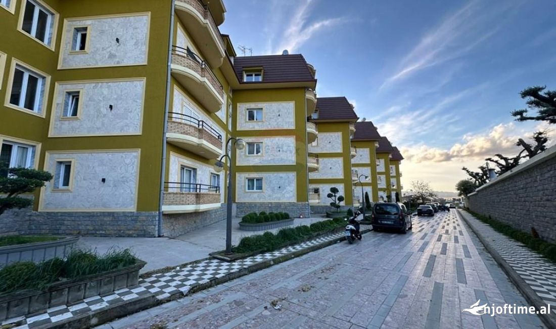 Shtepi me qera Apartament ne Tirane, 3+1, Mobilimi E mobiluar, Pagesa 1,000  Euro.