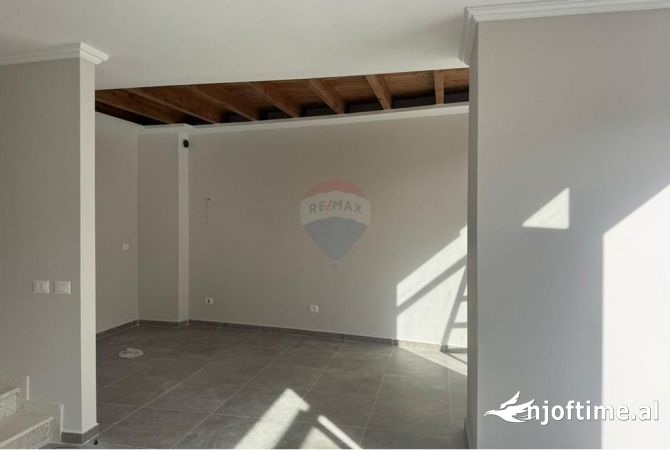 Ambient biznesi me qera 3+1 ne Tirane - 1,200 Euro