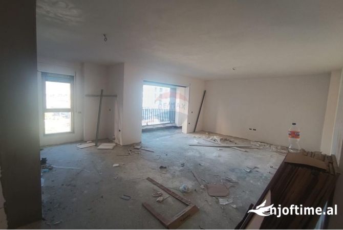 Shtepi ne shitje Apartament ne Tirane, 2+1, Mobilimi Bosh, pa mobiluar, Pagesa 213,500  Euro.