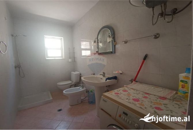 Shtepi ne shitje 3+1 ne Tirane - 125,000 Euro
