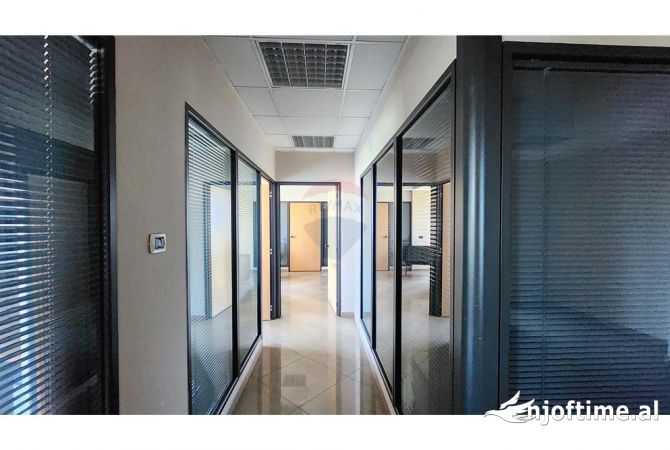 Ambient biznesi me qera 3+1 ne Tirane - 5,000 Euro