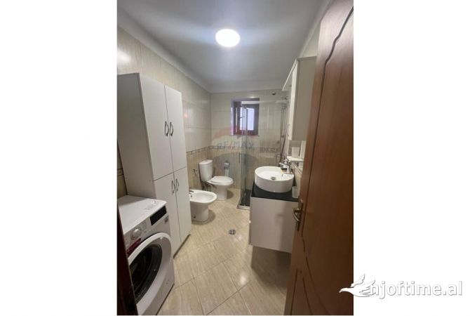 Shtepi me qera Apartament ne Tirane, 1+1, Mobilimi E mobiluar, Pagesa 650  Euro.