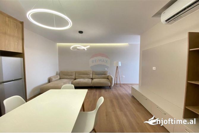Shtepi ne shitje Apartament ne Tirane, 2+1, Mobilimi E mobiluar, Pagesa 190,000  Euro.