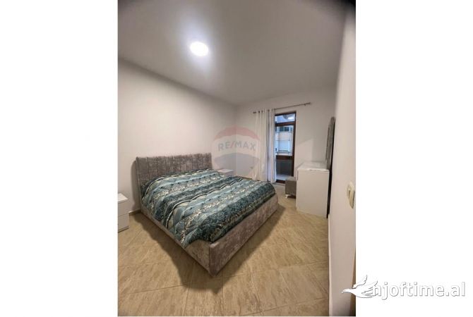 Shtepi me qera Apartament ne Tirane, 2+1, Mobilimi E mobiluar, Pagesa 800  Euro.