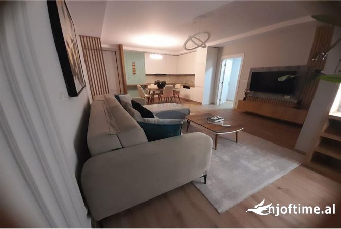 Shtepi me qera 2+1 ne Tirane - 1,000 Euro