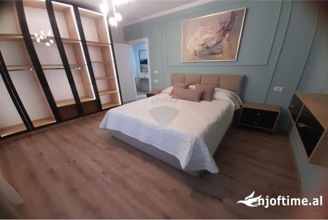 Shtepi me qera Apartament ne Tirane, 2+1, Mobilimi E mobiluar, Pagesa 1,000  Euro.