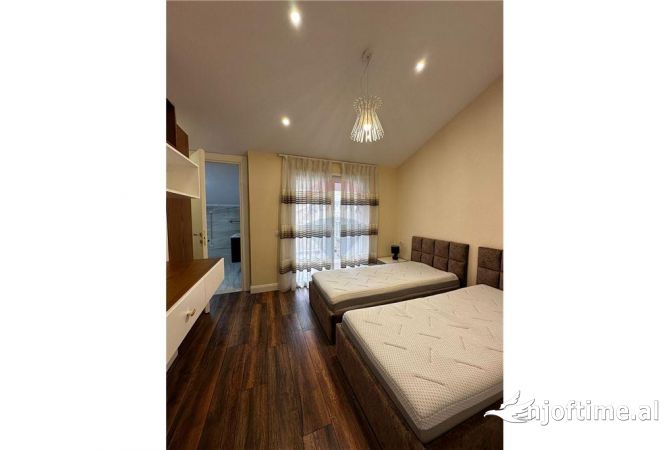 Shtepi me qera 3+1 ne Tirane - 1,500 Euro