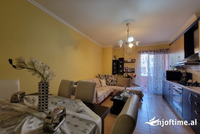 Shtepi me qera 2+1 ne Tirane - 400 Euro