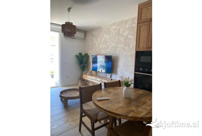 Shtepi ne shitje Apartament ne Durres, 2+1, Mobilimi E mobiluar, Pagesa 230,000  Euro.