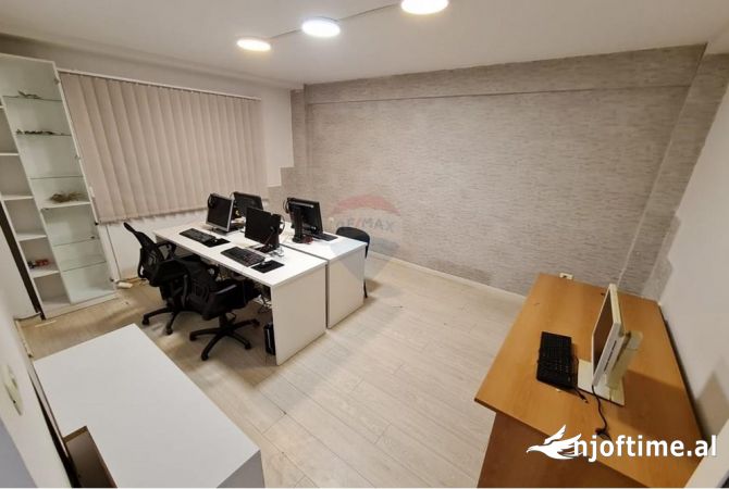 Ambient biznesi me qera 3+1 ne Tirane - 950 Euro