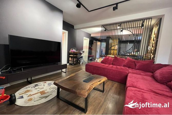 Shtepi ne shitje 2+1 ne Tirane - 240,000 Euro