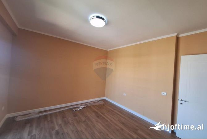 Ambient biznesi me qera 3+1 ne Tirane - 500 Euro