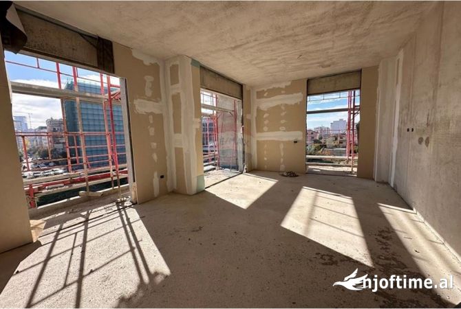 Shtepi ne shitje Apartament ne Tirane, 2+1, Mobilimi Bosh, pa mobiluar, Pagesa 279,000  Euro.