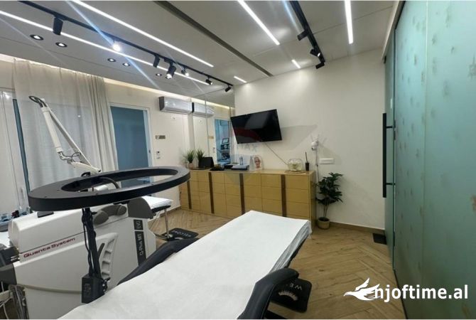 Ambient biznesi ne shitje 3+1 ne Tirane - 212,000 Euro