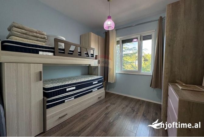 Shtepi ne shitje Apartament ne Durres, 2+1, Mobilimi E mobiluar, Pagesa 270,000  Euro.