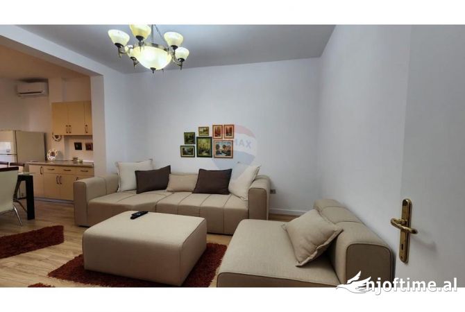 Shtepi me qera 2+1 ne Tirane - 700 Euro
