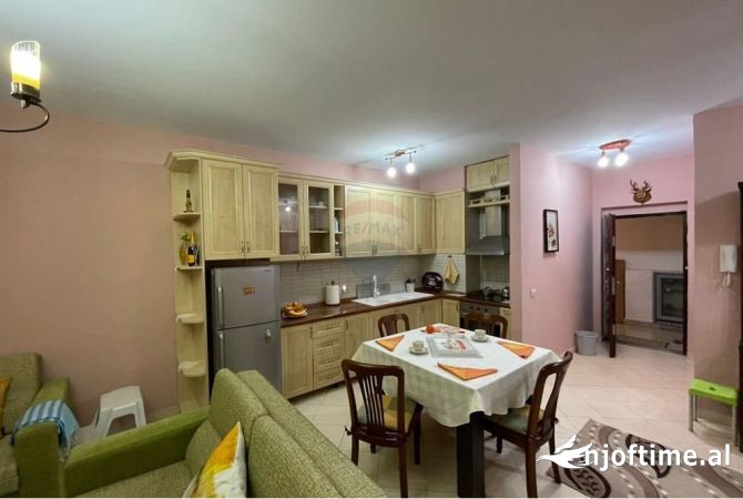 Shtepi me qera 1+1 ne Tirane - 40,000 Leke