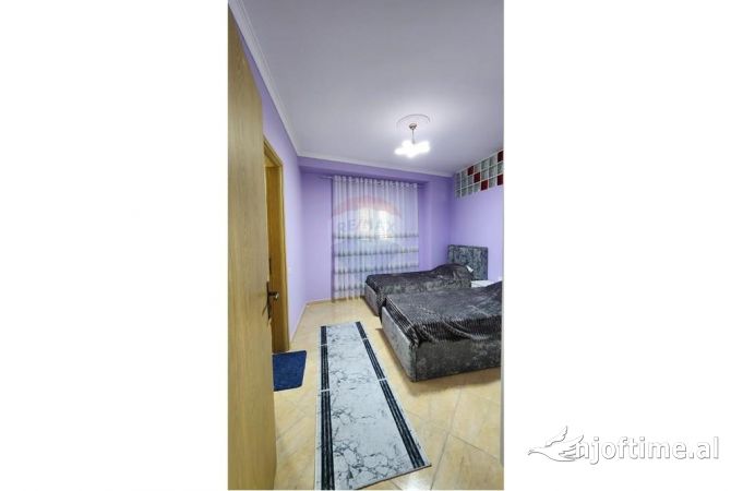 Shtepi me qera 2+1 ne Tirane - 650 Euro
