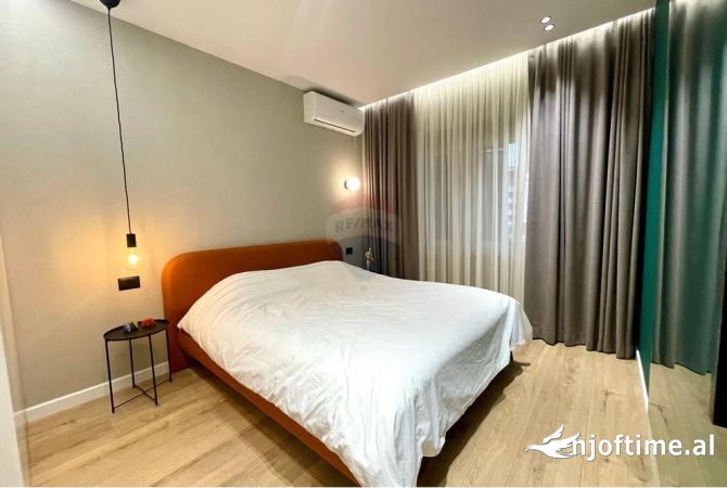Shtepi ne shitje Apartament ne Tirane, 2+1, Mobilimi E mobiluar, Pagesa 349,900  Euro.