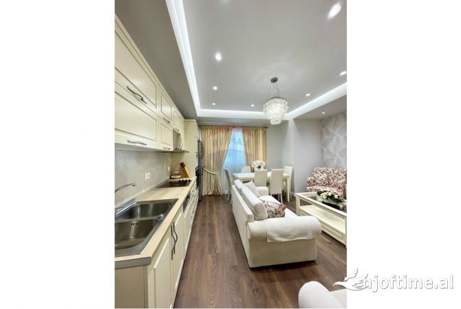Shtepi me qera 2+1 ne Tirane - 1,200 Euro