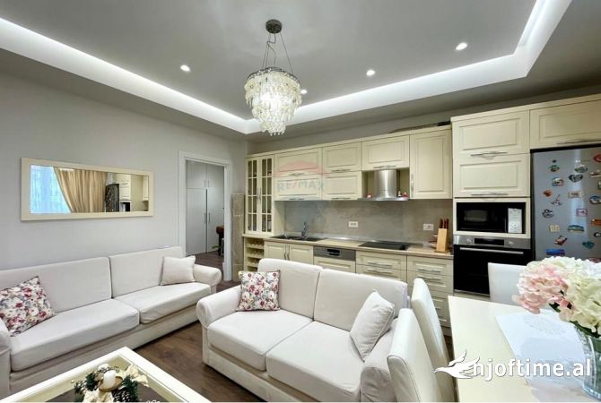 Shtepi me qera 2+1 ne Tirane - 1,200 Euro