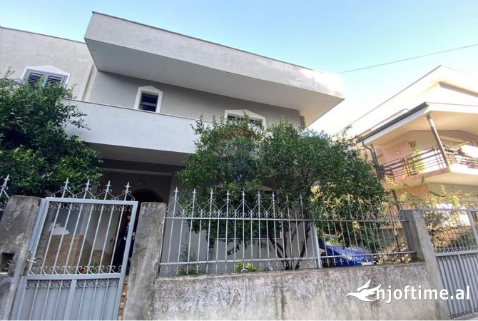 Shtepi me qera 5+1 ne Tirane - 1,700 Euro